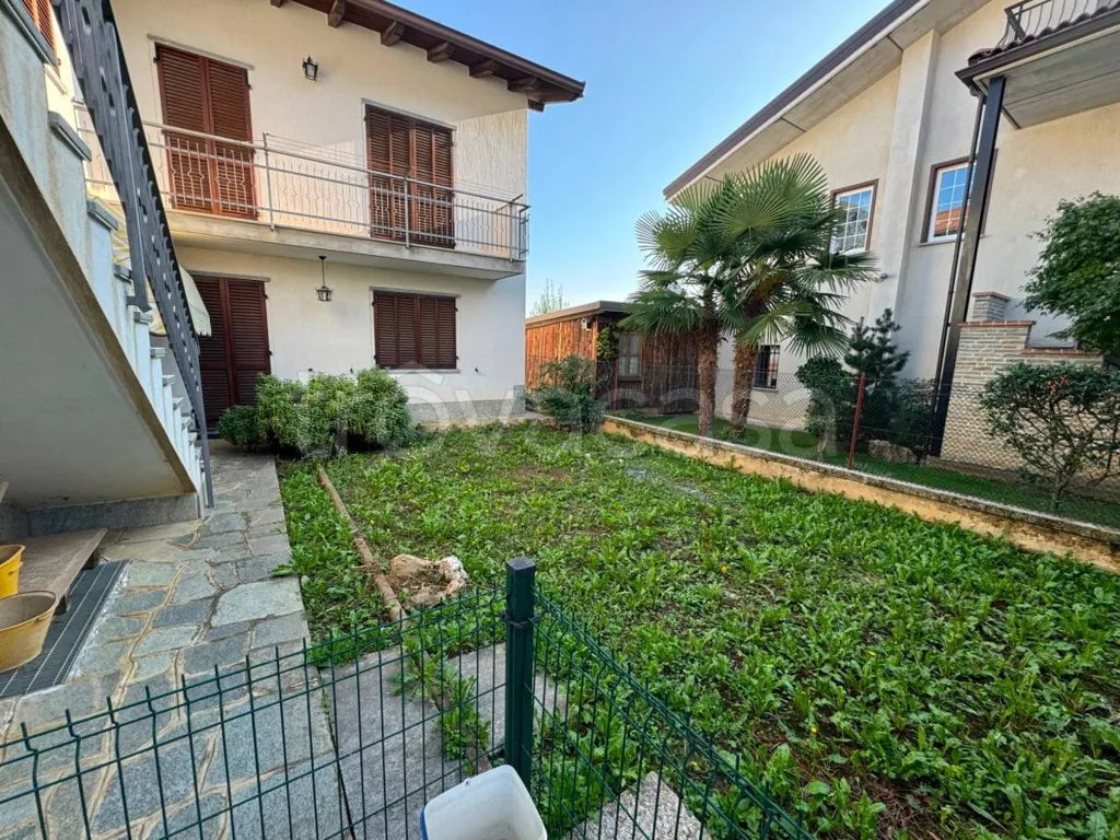 Aed - Villa with Potential for Two Apartments in Boves