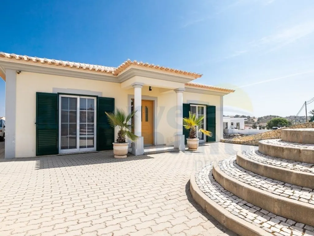 Välivaade - Detached Villa with Pool near Golf Courses, Junqueira