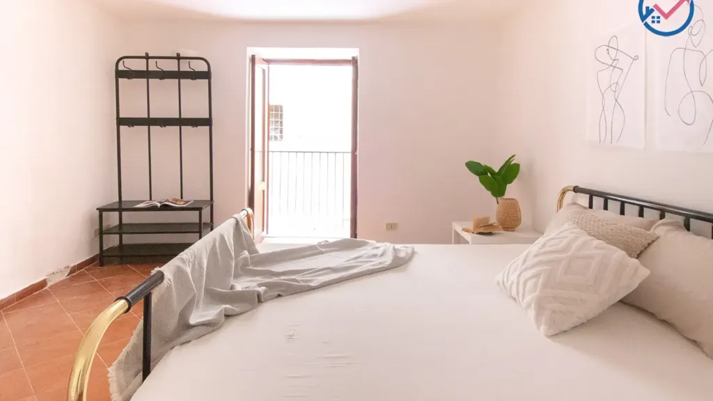 Bedrooms - Trilocale with Private Garage in Palermo