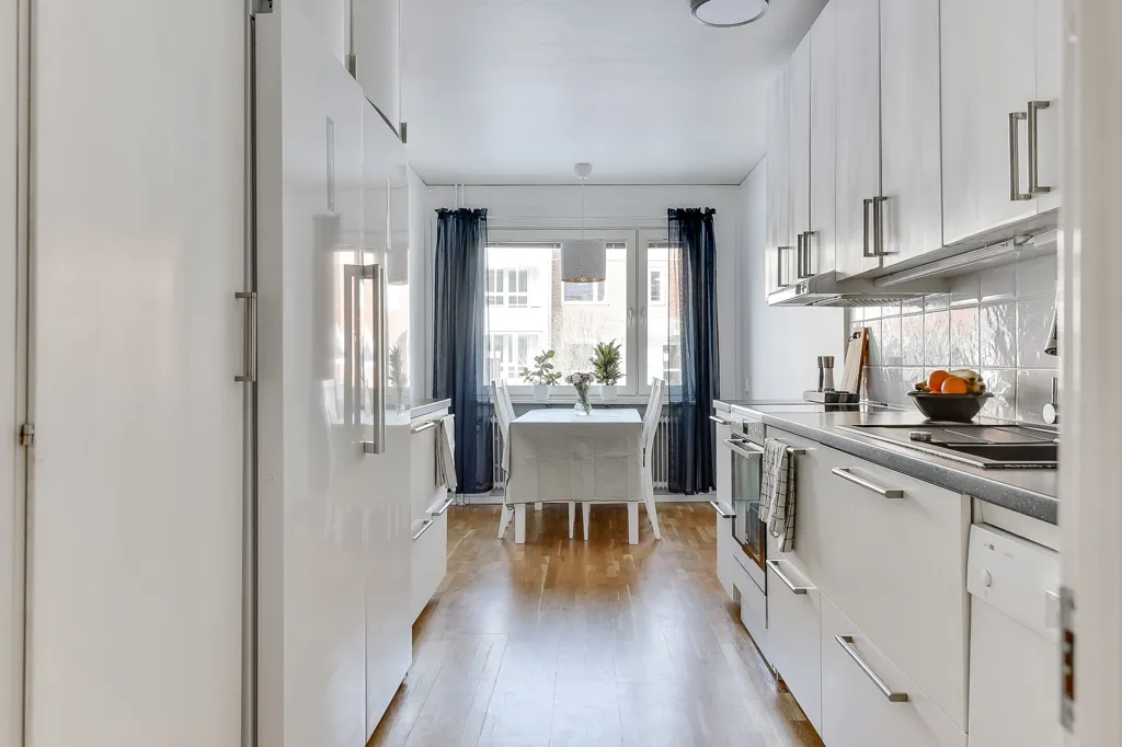 Kitchen - Three-Bedroom Apartment with West-Facing Balcony in Umeå