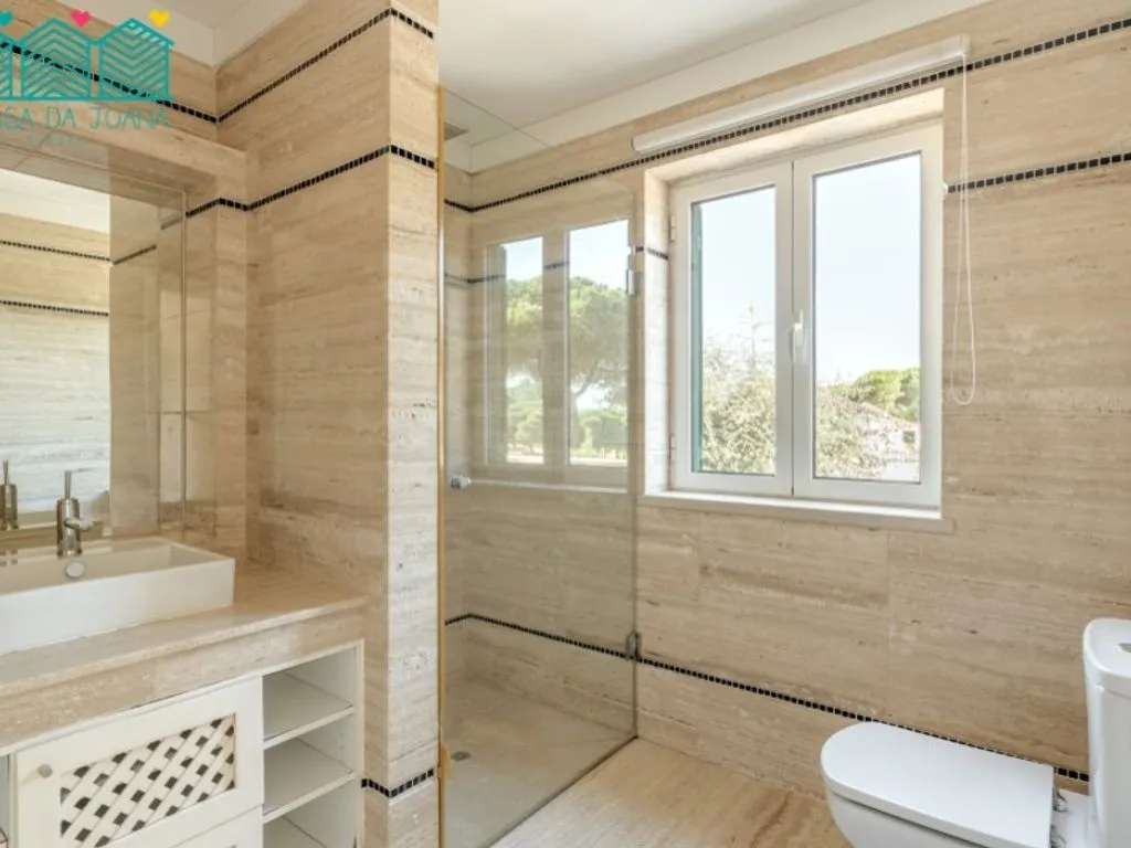 Salles de bain - Luxury Villa with Golf Access in Sesimbra