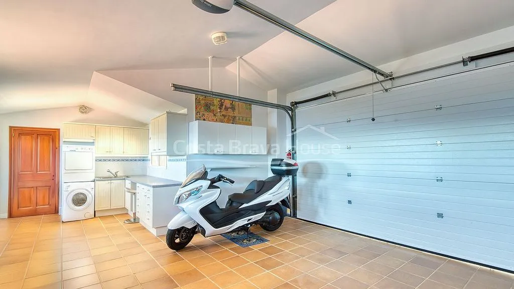 Garage - Villa with Pool and Sea Views in Sa Tuna