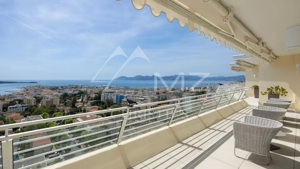 4 magamistoaga korter asukohas Cannes
