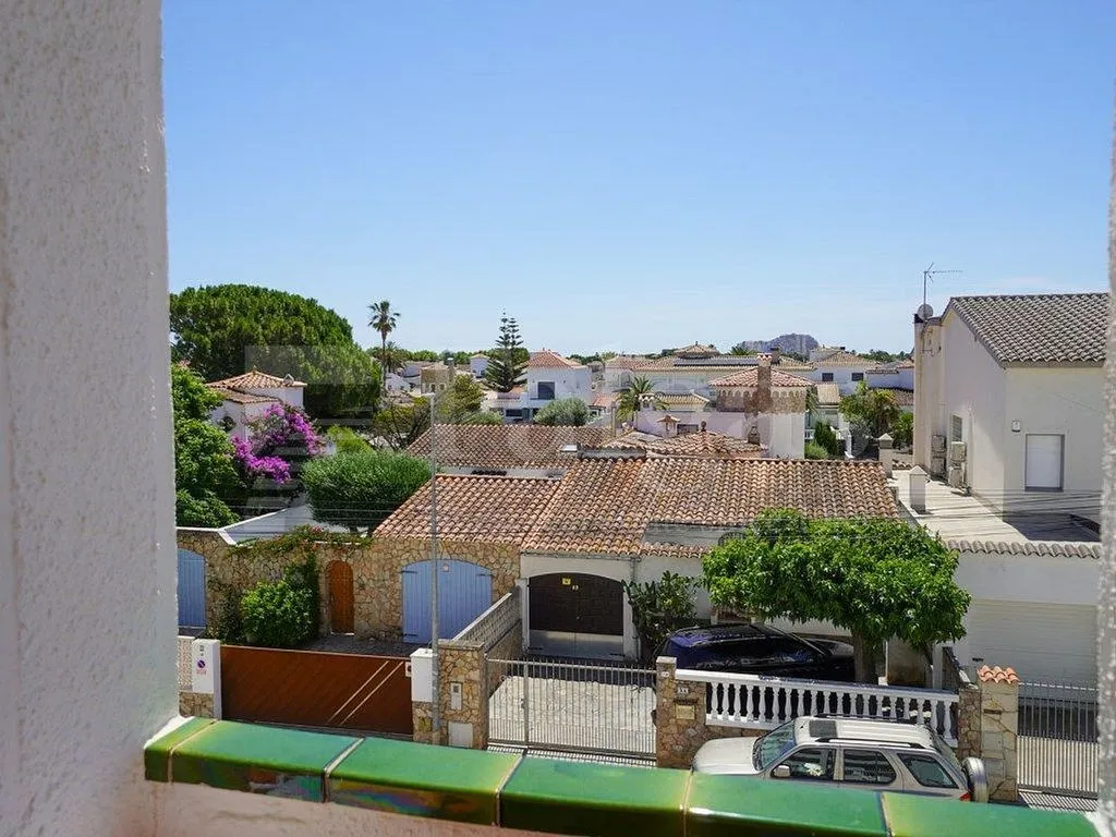 Balcone - Apartment with Lake View in Empuriabrava