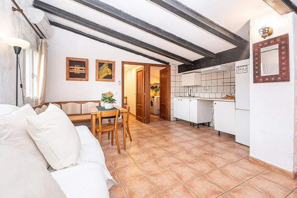 Séjour - Rustic House with A/C in Llubí