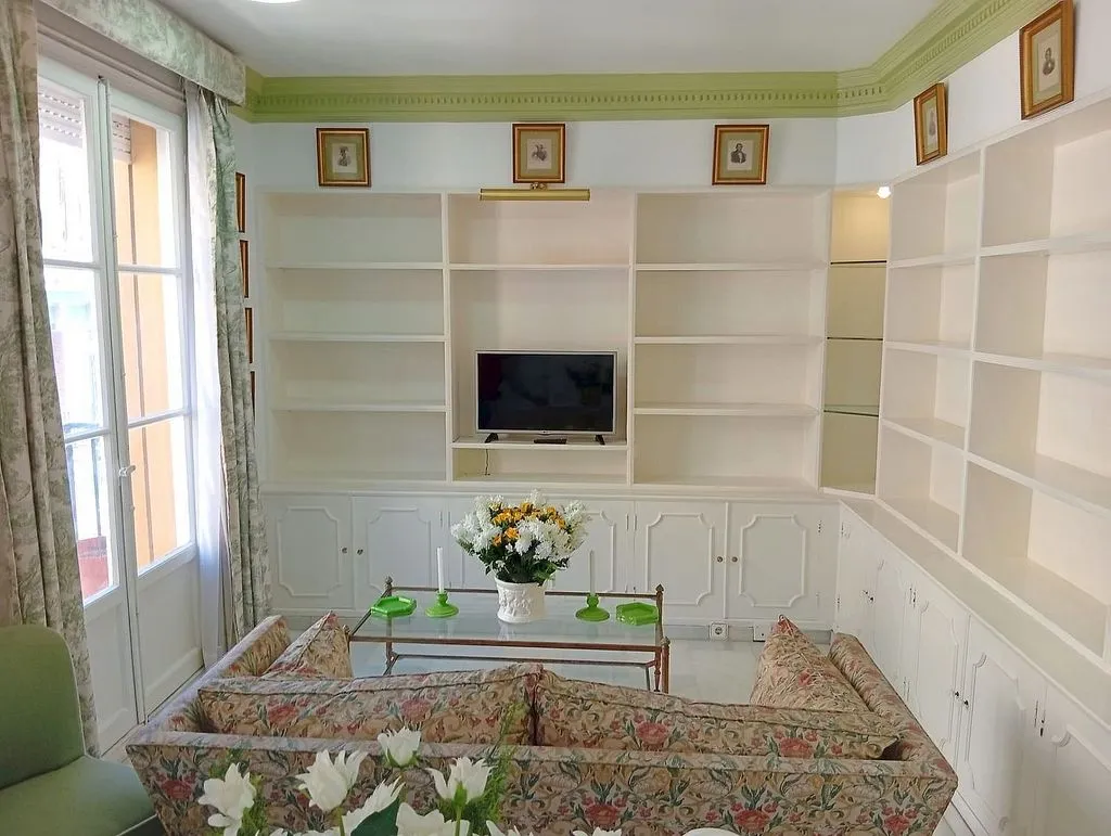 Elutuba - Modern Flat with Balcony in Ensanche Centro