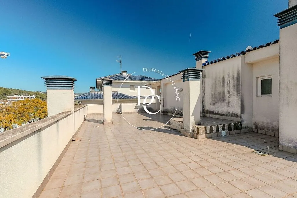 Terrasse - Top-Floor Apartment with Pool in Can Pei