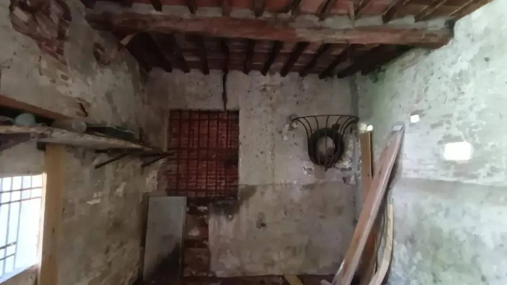 Pièces - Cascina for Renovation with Garden near Lucca