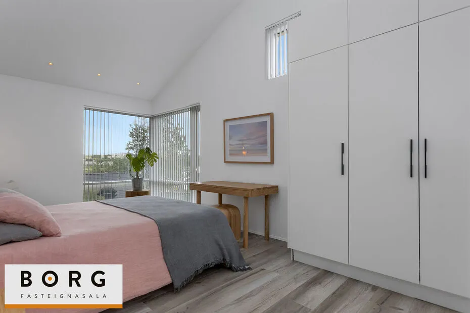 Chambres - Penthouse with Large Balcony in Kópavogur