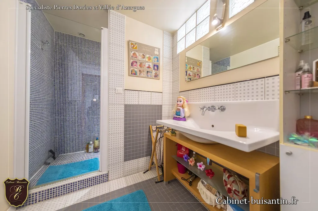 Vannitoad - Architectural Villa with 180° View in Chessy