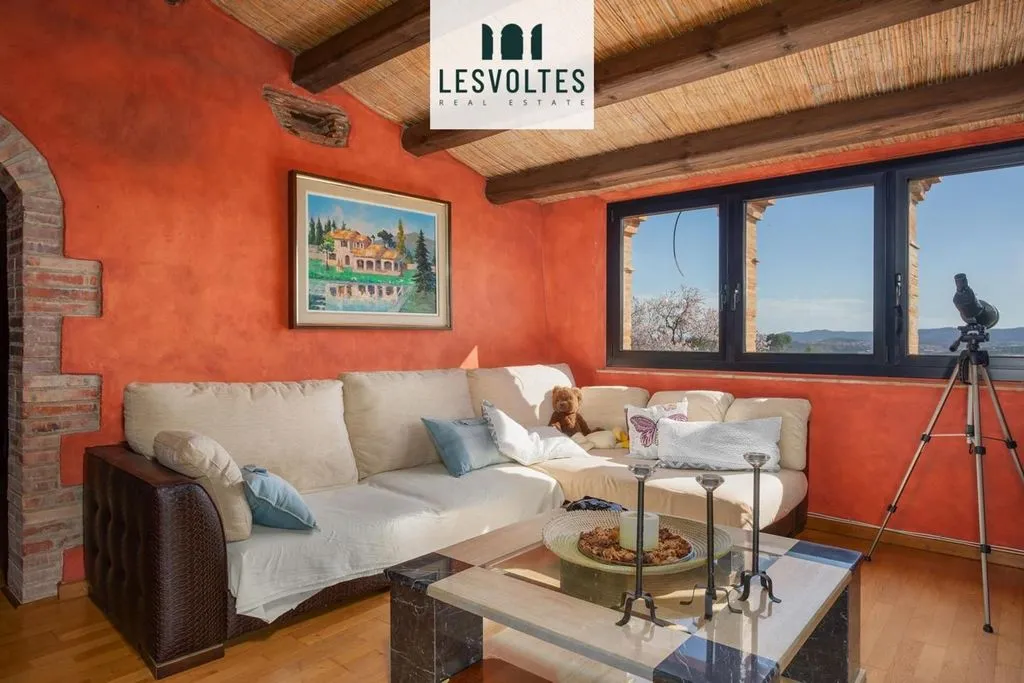 Soggiorno - Refurbished Farmhouse with Pool in Corçà