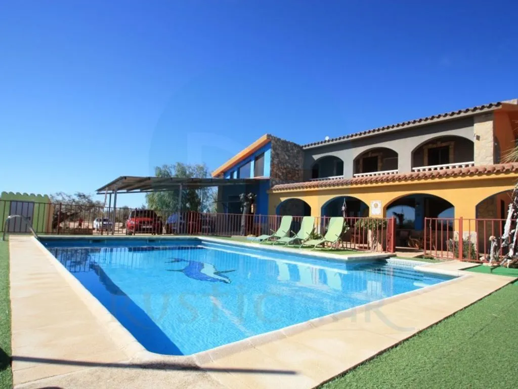 Bassein - Luxury Farmhouse with Pool in Camarles