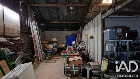 Garage - 9-Piece House with Workshop Potential near Etrépagny