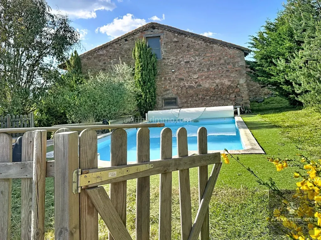 Piscine - Maison en Pierre avec Piscine à Saint-Jean-Saint-Maurice