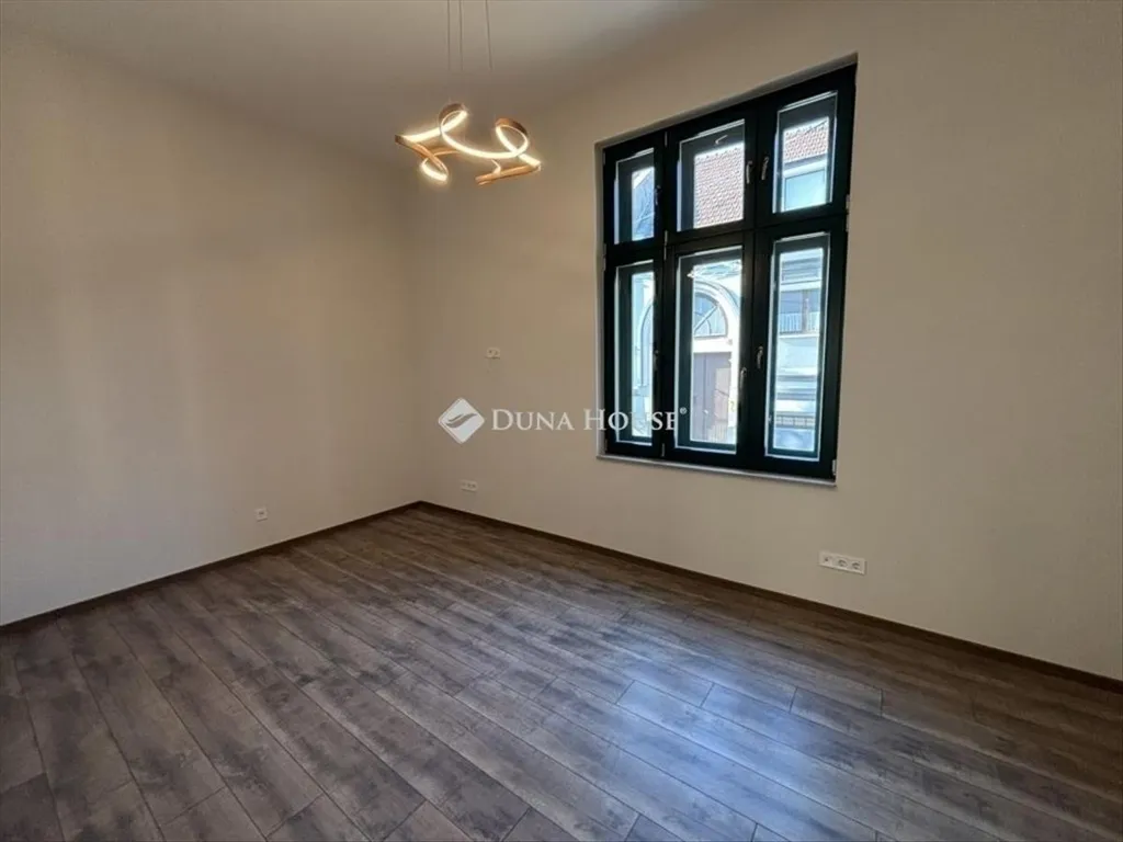 Toad - Modern Ground Floor Flat in Kecskemét City Centre