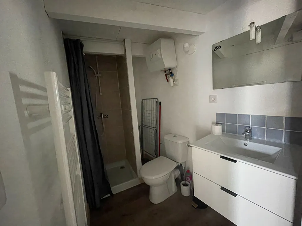 Salles de bain - Appartement Meublé au Centre de Ruffec