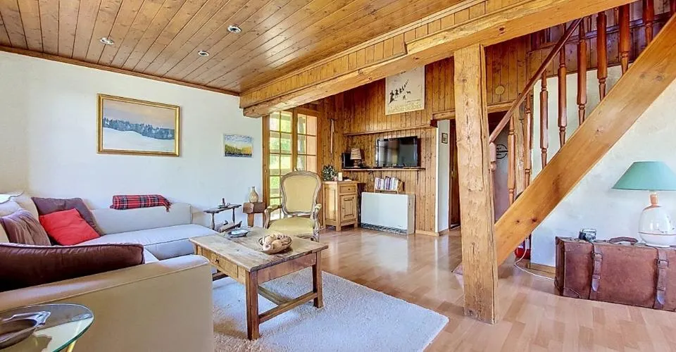 Living Room - Chalet with Panoramic View in Daillet