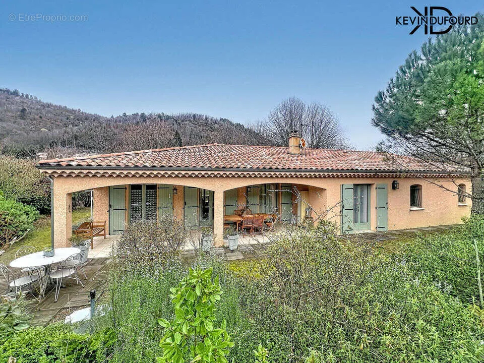 Extérieur - Maison Familiale avec Jardin à Thueyts