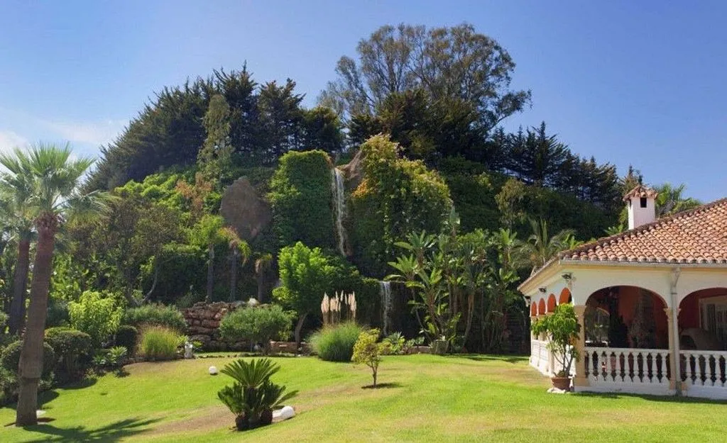 Aed - Chalet with Pools and Terrace in Cerros del Águila