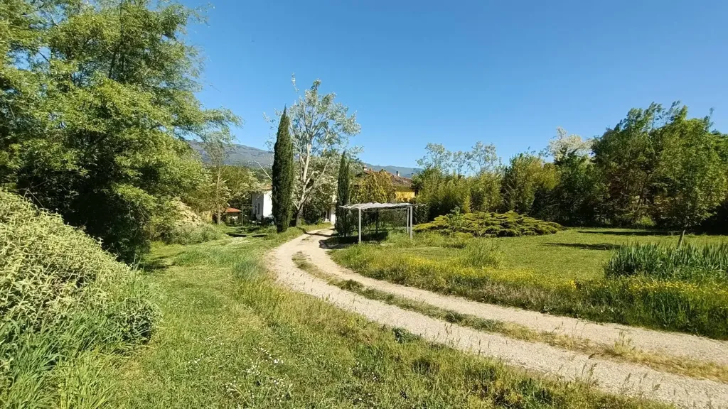 Jardin - Villa with Private Park in Rignano Sull'Arno