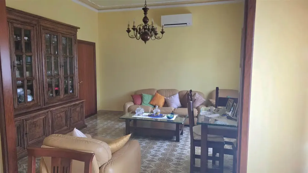 Living Room - Six-Bedroom Apartment with Terrace in Prato