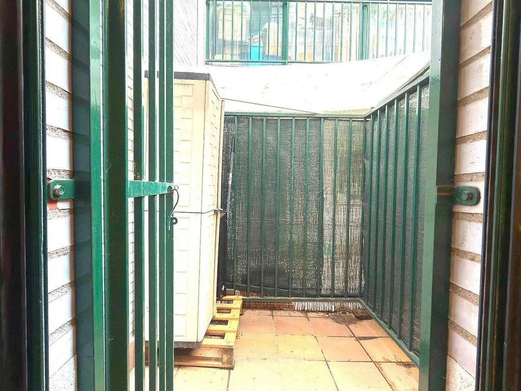 Balcone - Office with Patio in Salamanca's Valhondo Park