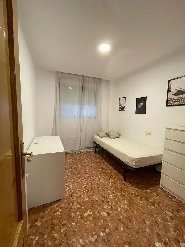 Chambres - Furnished Flat with Balcony in Valencia