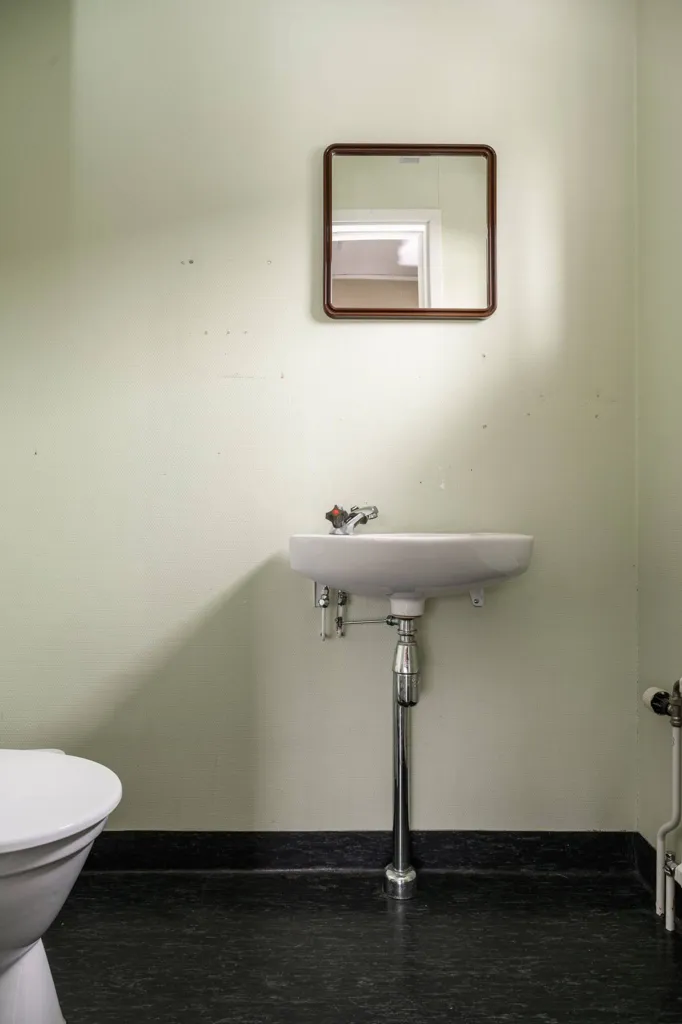 Salles de bain - Commercial Space with Garden in Väckelsång