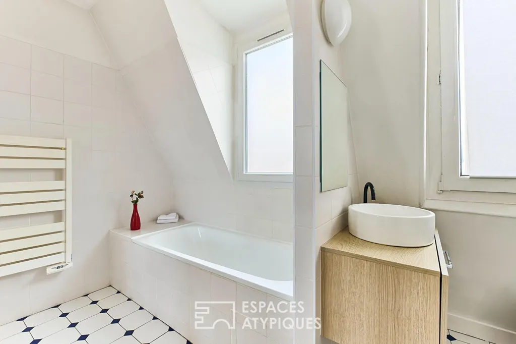 Vannitoad - Bright 2-Bed Flat with Balconets in Charonne
