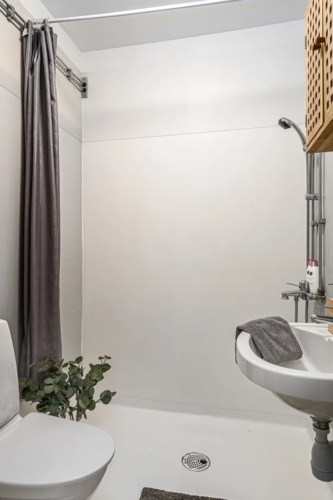 Bathrooms - 1-room apartment in Hässleholm