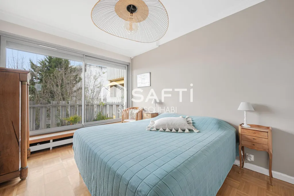Chambres - Appartement avec Balcon et Parking à Saint-Cloud