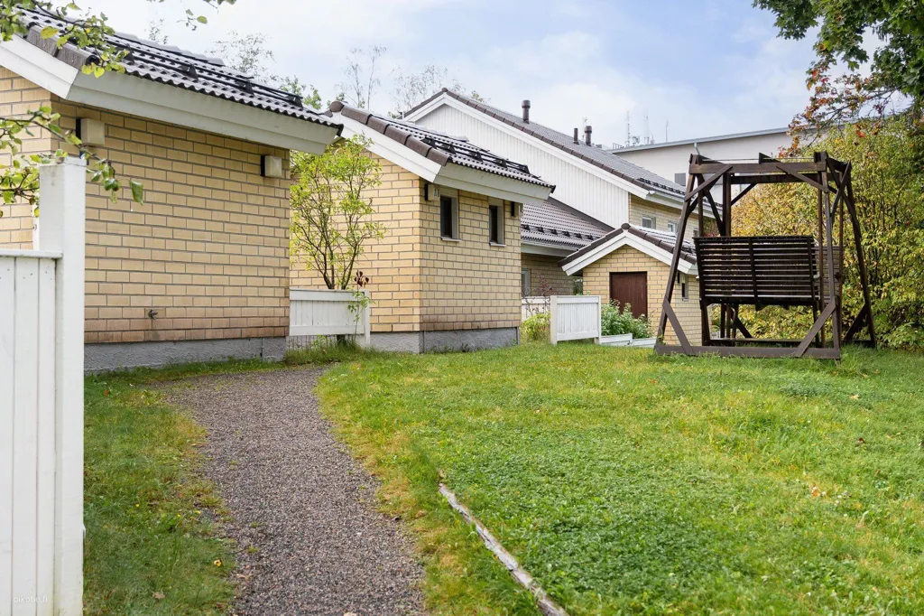 Aed - Modernised Townhouse with Sauna in Järvenpää