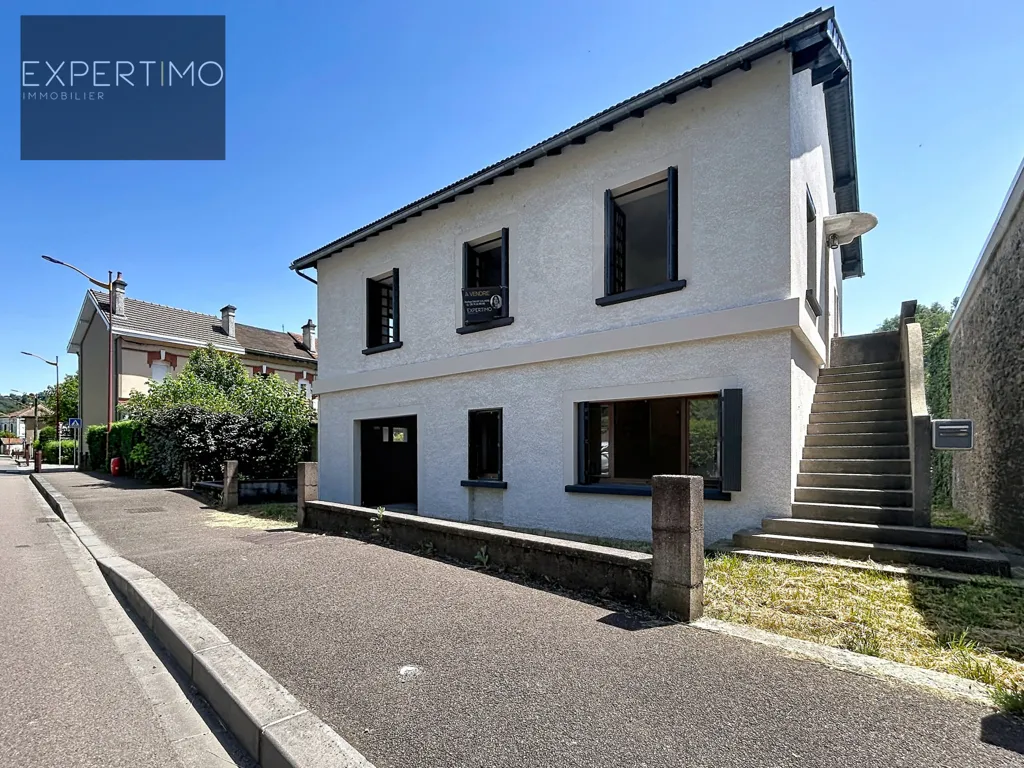 Extérieur - Maison avec Garage et Stationnements à Vivier-Pont