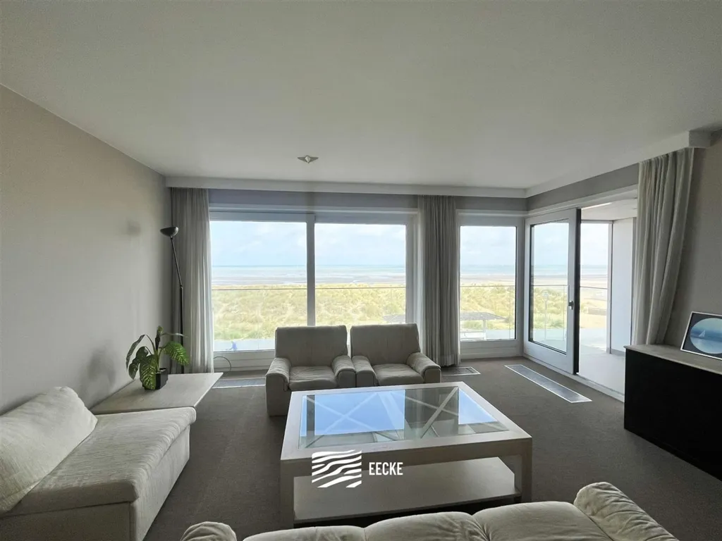 Elutuba - Spacious Sea View Apartment in Res. Ambassade B