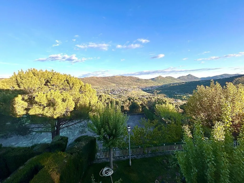 Aed - Chalet with Pool in Robledo de Chavela