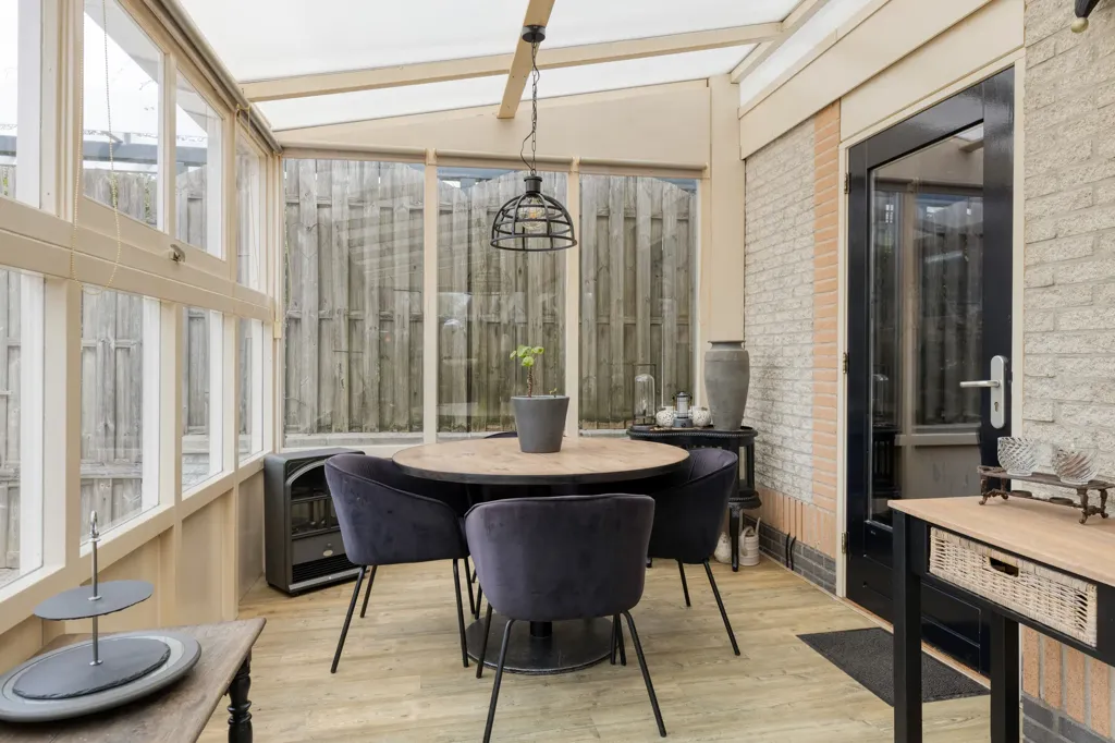 Söögituba - Corner House with Private Driveway in Hoorn