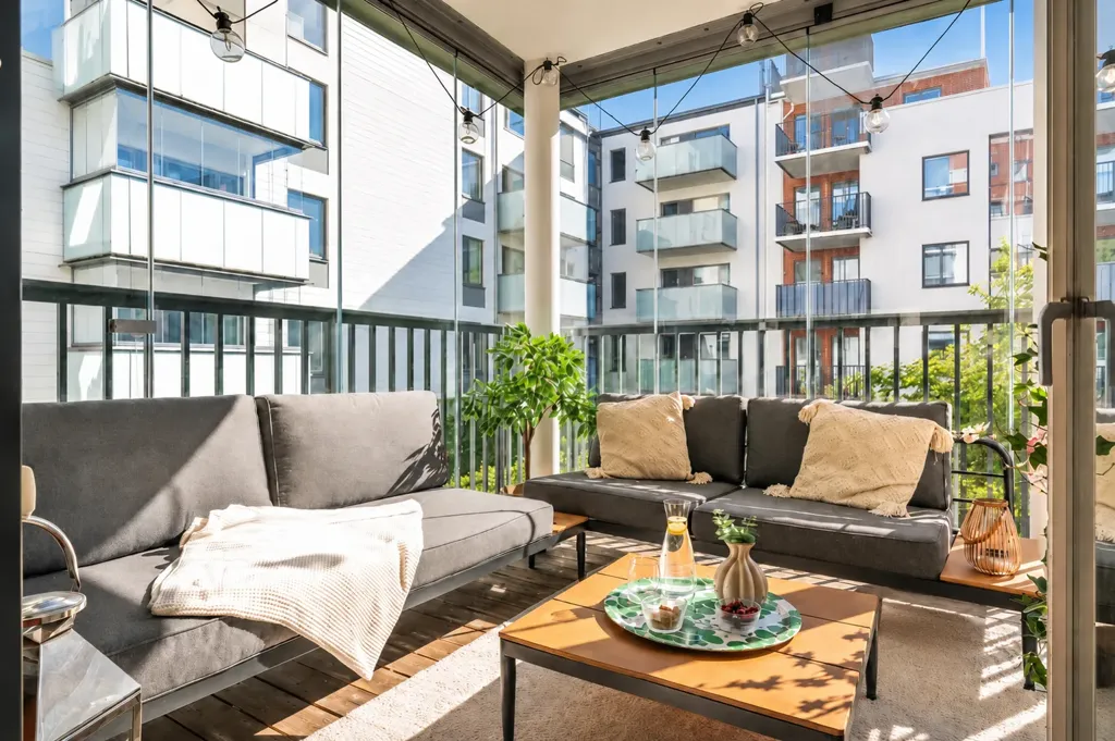 Balcon - Modern Flat with Two Balconies near Täby Centre