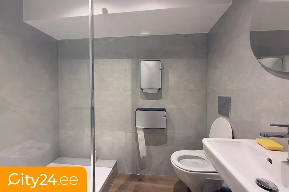 Salles de bain - Commercial Space with Flexible Layout in Riga