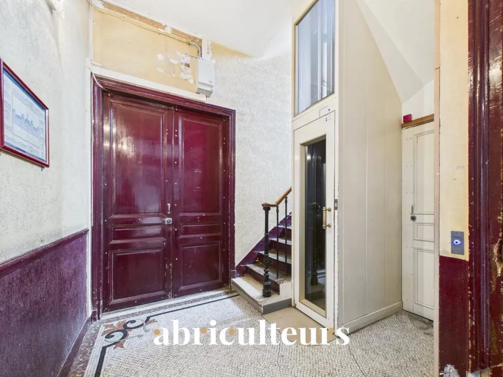 Entrée - Appartement Familial avec Vue Dégagée à Paris 20ème