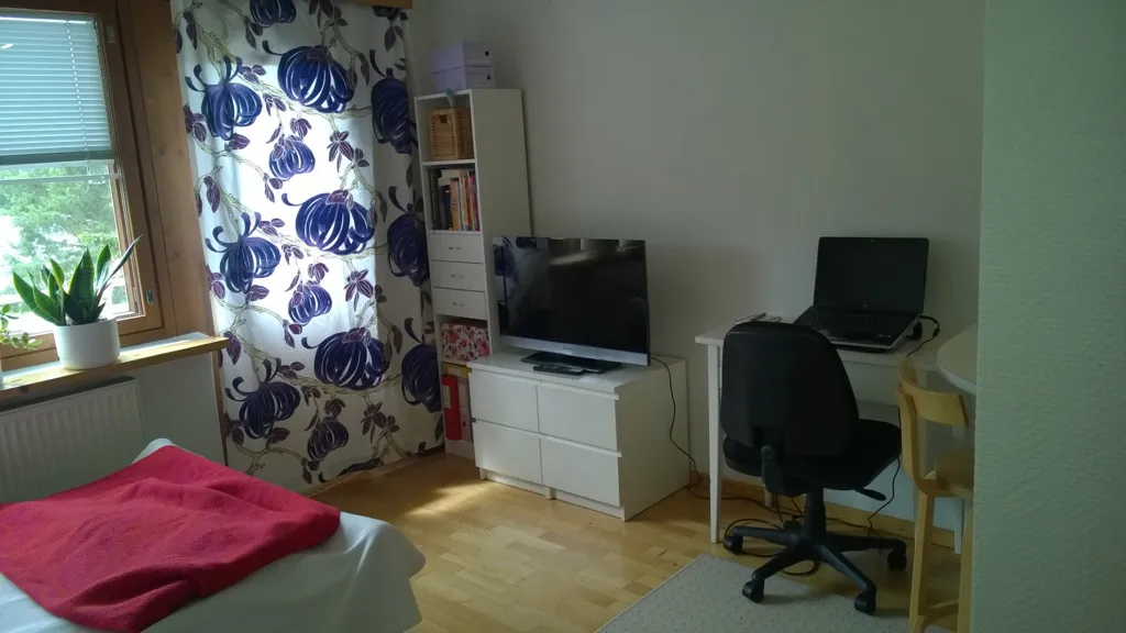 Chambres - Top-Floor Studio with Balcony in Tuira