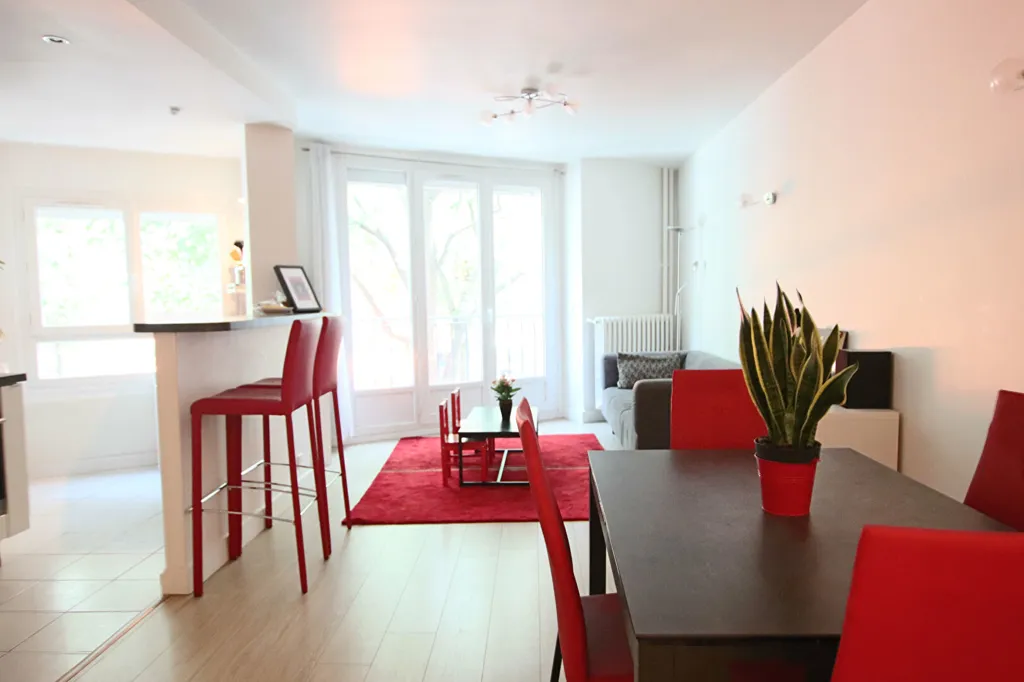 Salle à manger - Appartement 4/5 pièces avec cuisine aménagée à la Butte-aux-Cailles