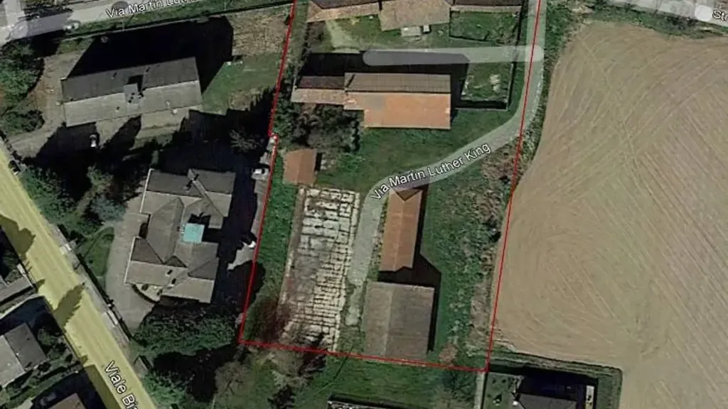 Villa with Garden in Mede