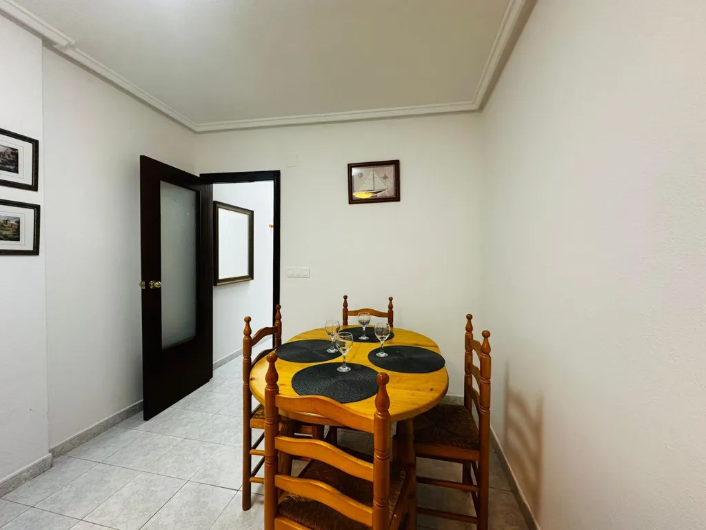 Salle à manger - Apartment with Pool in Torrevieja Centre