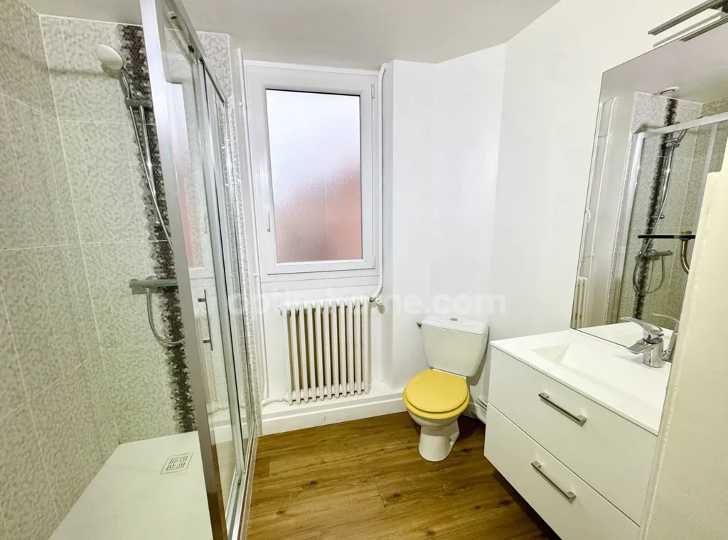 Salles de bain - Maison Familiale avec Jardin à Vimoutiers