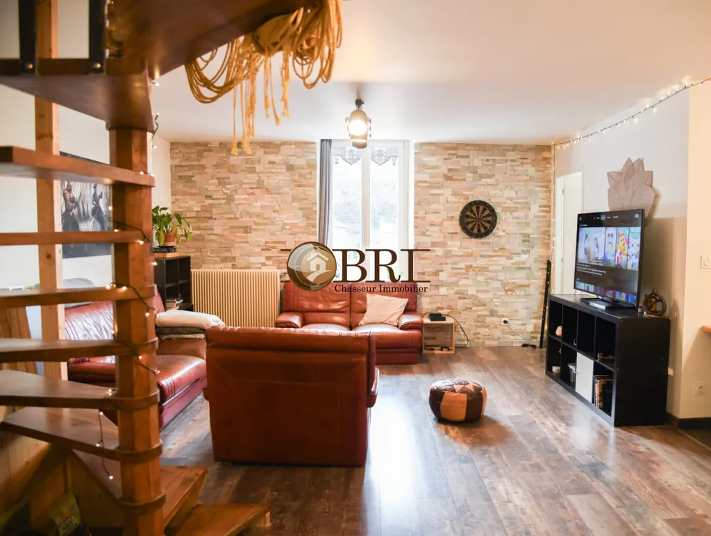 Séjour - Duplex Rénové avec Balcon à Voiron