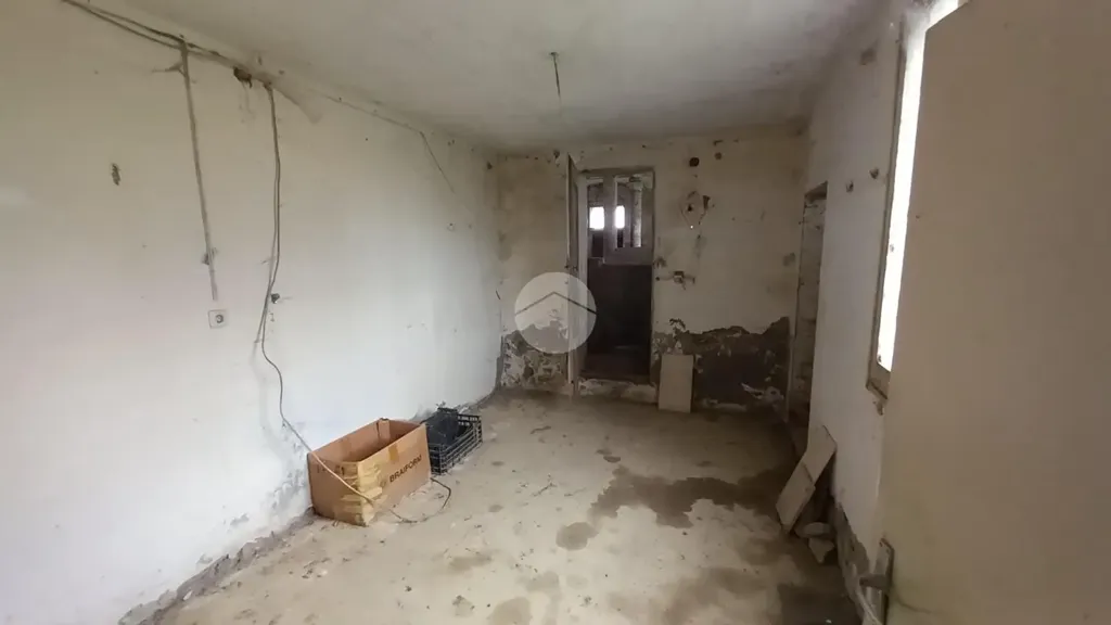 Toad - Rustic Property with Garden in Lugo