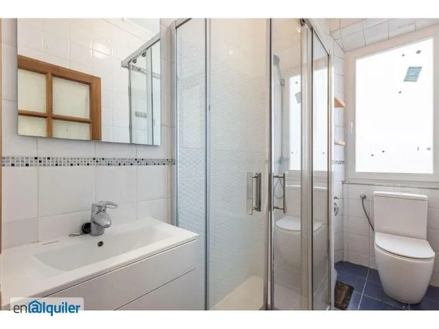 Bathrooms - Modern Flat with Lift in Granada