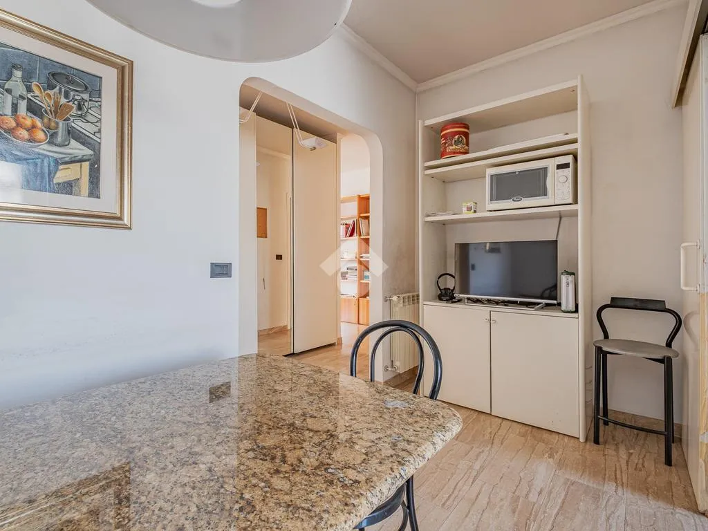 Salle à manger - South-Facing Apartment with Terrace in Rome