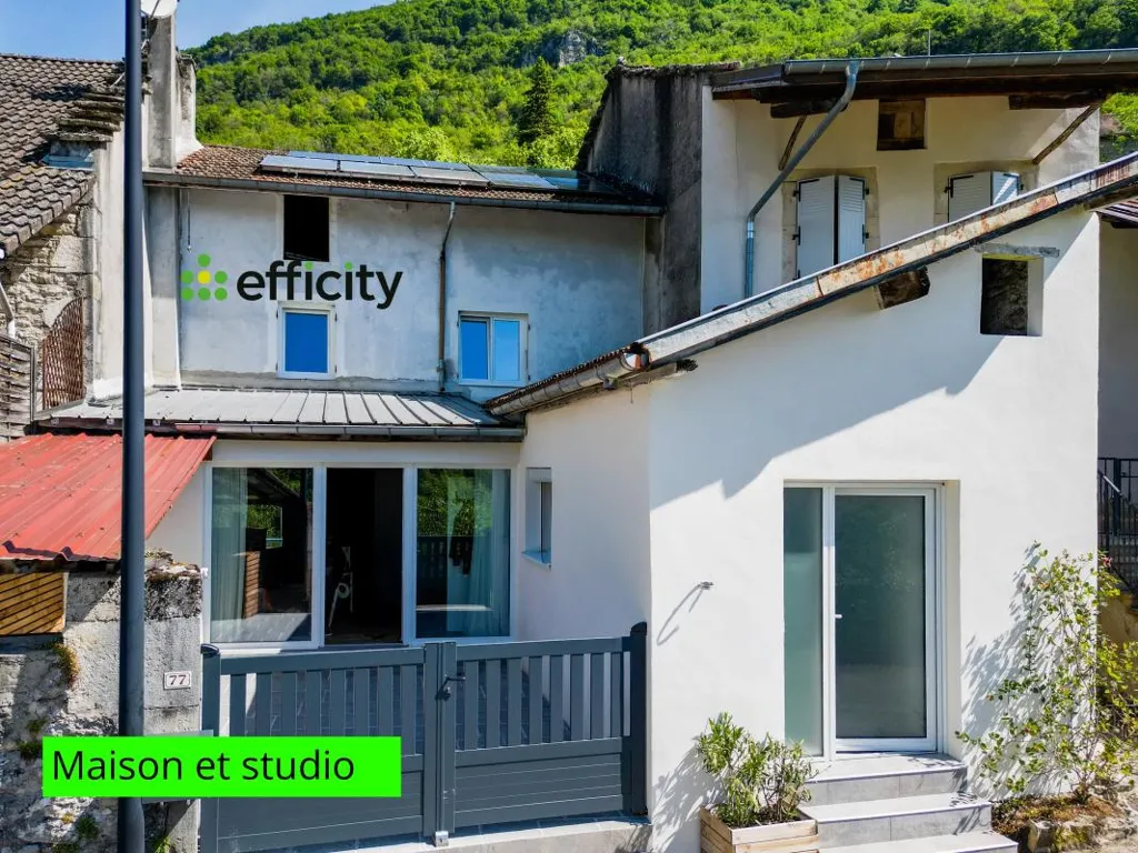 Extérieur - Maison de Bourg Rénovée avec Studio à Cheignieu-la-Balme