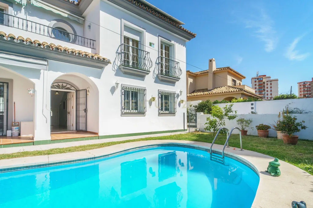 Piscine - Chalet with Pool and Terrace in Fuengirola